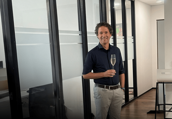 Simon zomerdijk proost op jubileum